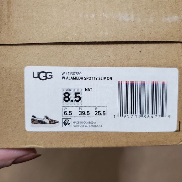 UGG Alameda Spotty Slip On - Picture 15 of 16